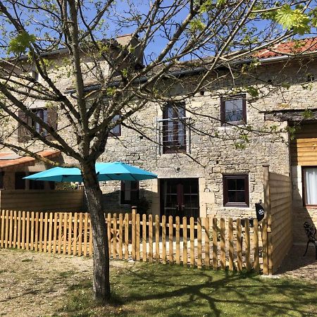 Blacksmiths Cottage In Blanzay - 3 Beds 外观 照片