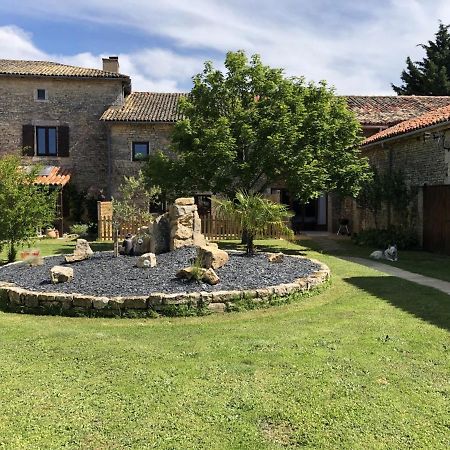 Blacksmiths Cottage In Blanzay - 3 Beds 外观 照片