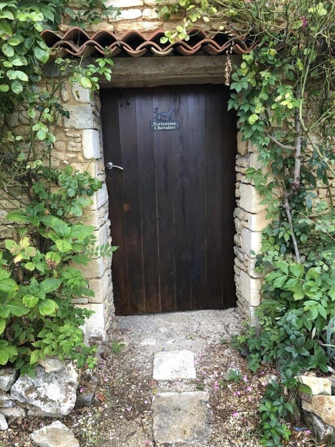Blacksmiths Cottage In Blanzay - 3 Beds 外观 照片