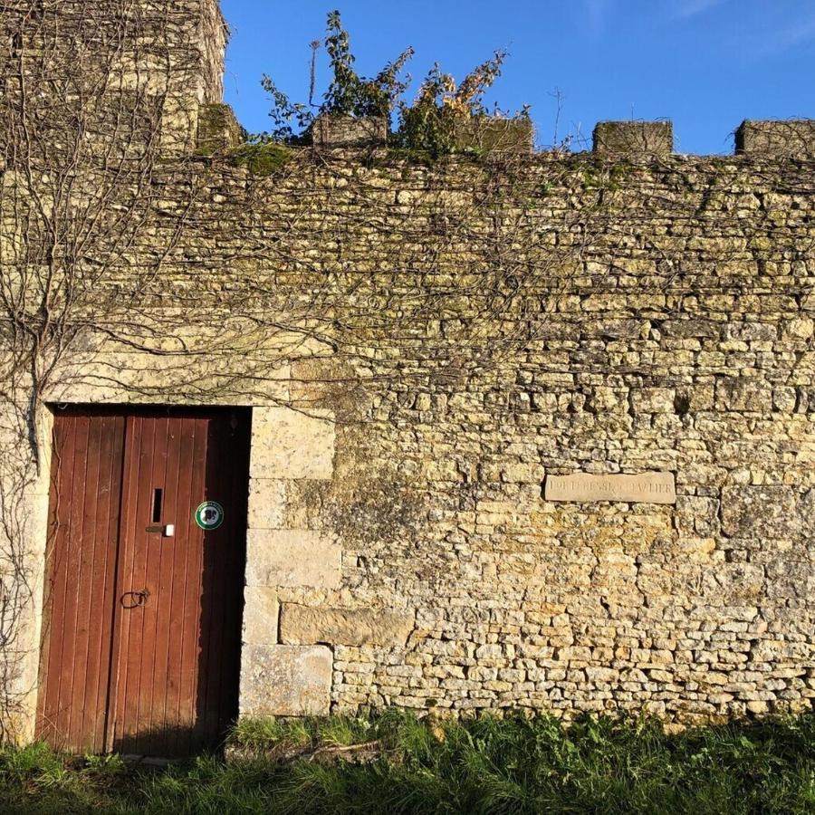Blacksmiths Cottage In Blanzay - 3 Beds 外观 照片